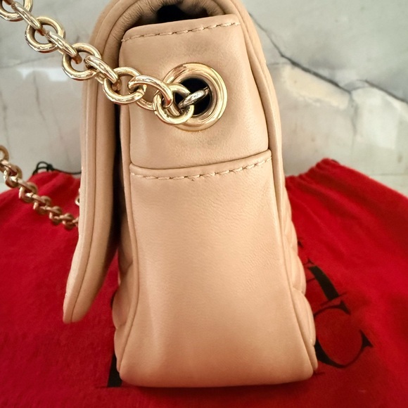 Carolina Herrera Quilted Beige Bag - Picture 5 of 9